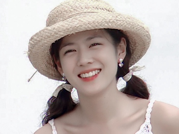 孫藝珍令人心動的絕美瞬間！孫藝珍眼眶含淚，是楚楚可憐美少女，笑眼一彎，天氣都晴了