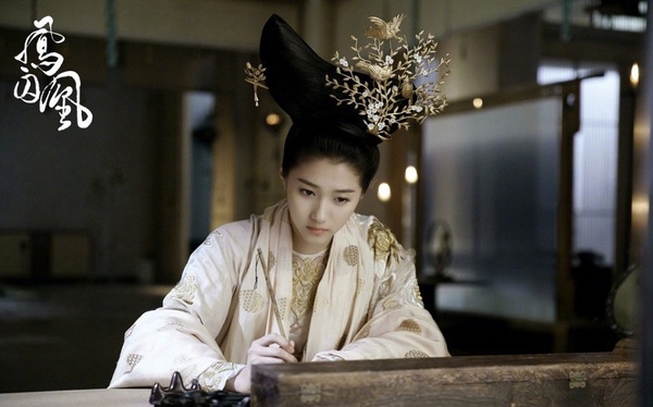 《二十不惑》演員古裝造型4:關曉彤《鳳囚凰》、《軒轅劍之漢之雲》、《九州天空城》