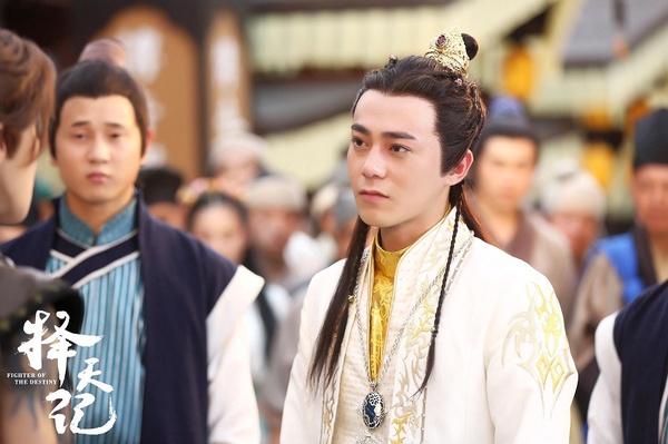 《二十不惑》演員古裝造型8:曲哲明《擇天記》