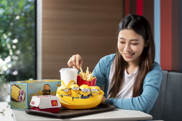 小小兵登陸麥當勞！麥當勞推「小小兵萬用置物籃」，8/12限量開賣！小小兵粉一定要搶～