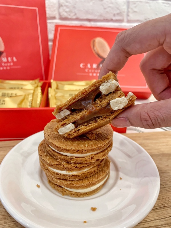 爆餡的焦糖奶油夾心太誘人！亞尼克推新品「焦糖奶油夾心」、「黃豆粉蕨餅生乳捲」
