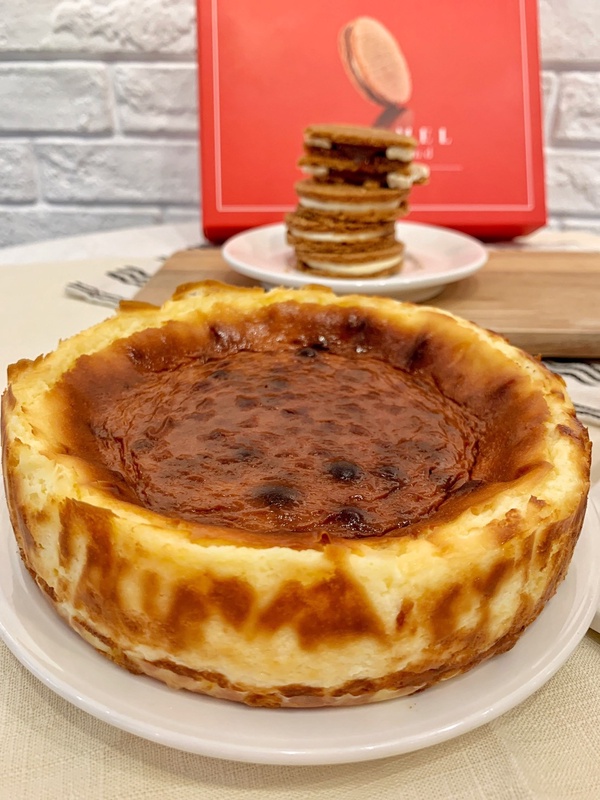 爆餡的焦糖奶油夾心太誘人！亞尼克推新品「焦糖奶油夾心」、「黃豆粉蕨餅生乳捲」