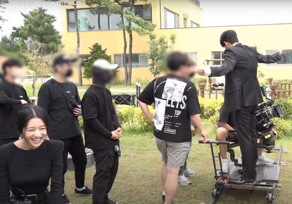 《雖然是精神病但沒關係》結局花絮1:金秀賢化身男高音,高唱「高文英之歌」