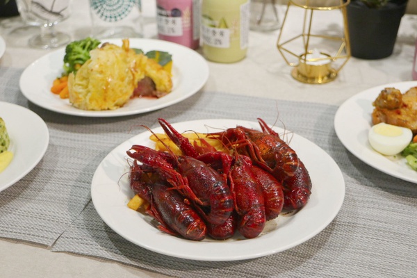 IKEA「小龍蝦起司鬆餅」只要銅板價!加碼「香辣小龍蝦」回歸,經典的瑞典肉丸也變披薩