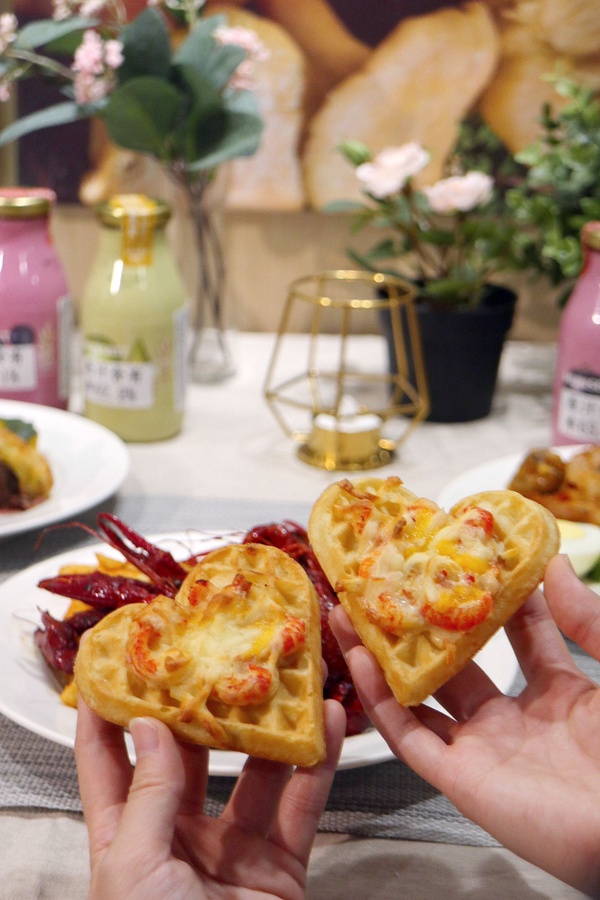 IKEA「小龍蝦起司鬆餅」只要銅板價!加碼「香辣小龍蝦」回歸,經典的瑞典肉丸也變披薩