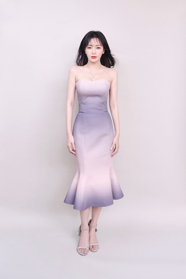 「沙漏身形」美腿女神6：秦嵐