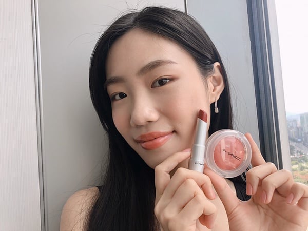 韓彩妝師推薦男星愛用「偽素顏唇膏」！NARS一抹超嫩，妮維雅潤唇膏宋旻浩也愛用