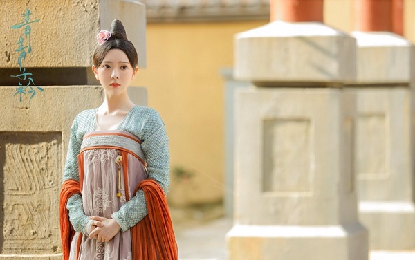 熱播甜寵劇古裝女神7:雨婷兒 飾演《青青子衿》聞人姝