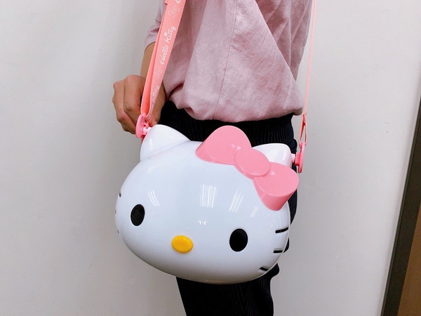 KItty大頭變肩背包!7-11推「Hello Kitty造型禮盒」,加碼米奇、寶可夢等5款也超可愛