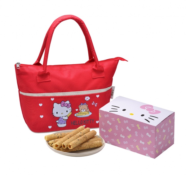 KItty大頭變肩背包！7-11推「Hello Kitty造型禮盒」，加碼米奇、寶可夢等5款也超可愛