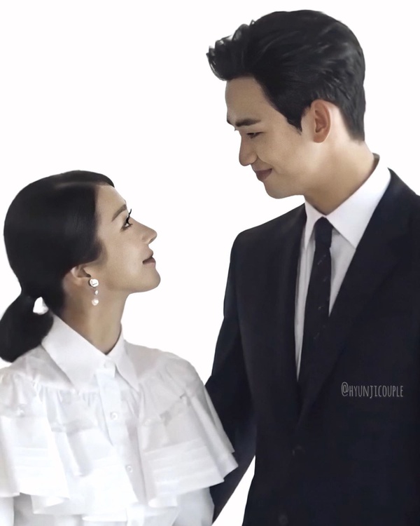 《雖然是精神病但沒關係》網友神P圖1:鋼太&文英結婚照