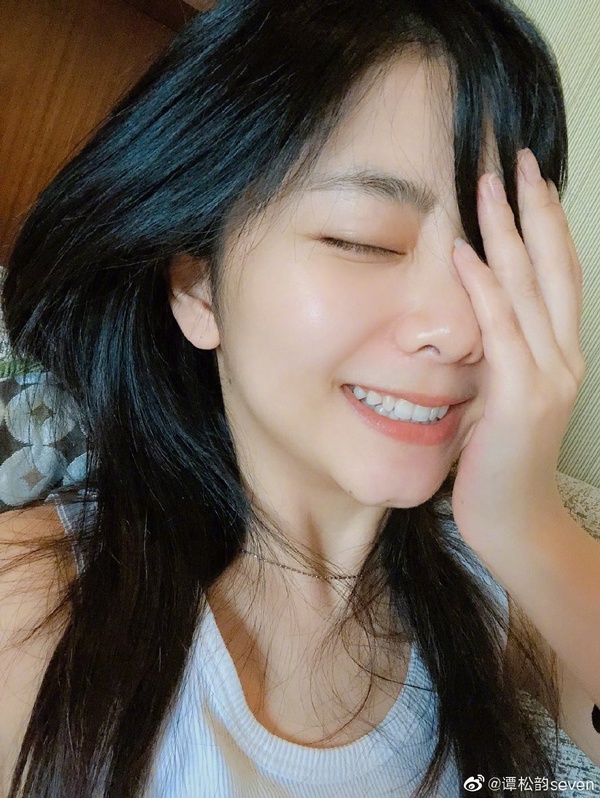 譚松韻《以家人之名》保養太好！譚松韻30歲狀態比少女嫩，同框宋威龍像個小妹妹！