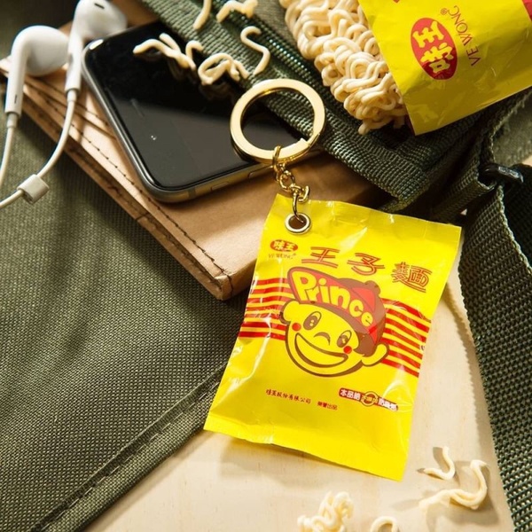 真的有脆麵！超狂「王子麵悠遊卡」從包裝到裡頭100%還原，搖晃悠遊卡還有脆麵聲