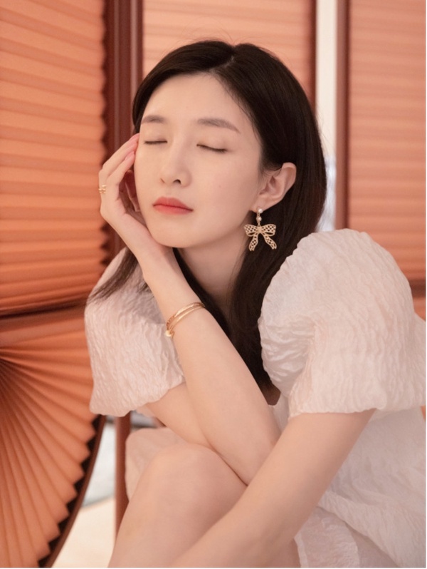 江疏影穿搭成精!江疏影穿搭4重點穿出精緻女人味