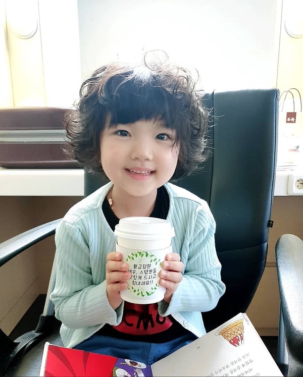 《惡之花》小童星丁瑞研4歲出道,元氣笑容&超強哭戲,完全是小戲精!