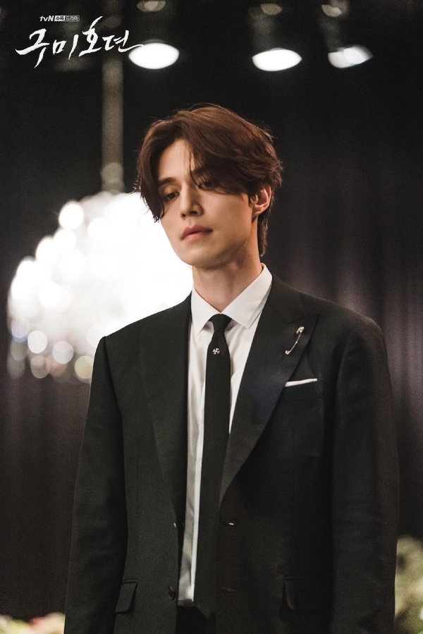 李棟旭tvN韓劇《九尾狐傳》劇照公開!10月接棒《惡之花》,韓劇首位男性九尾狐登場!