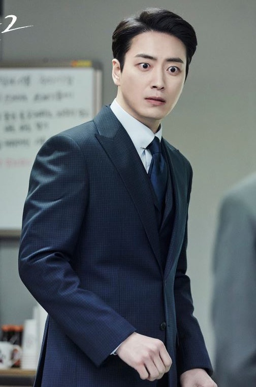 《秘密森林2》陣容太堅強！曹承佑25歲當上「雙影帝」，裴斗娜23歲成影后，履歷太狂了