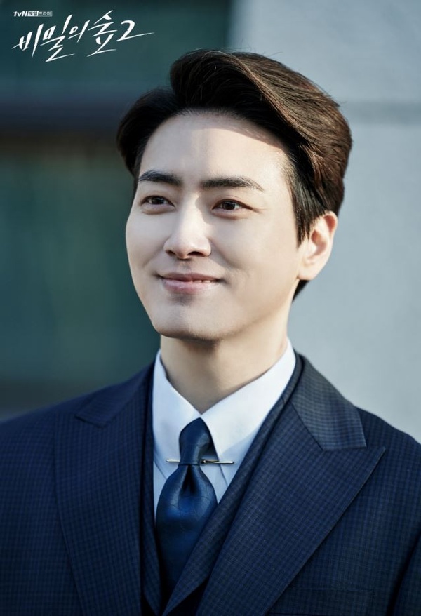 《秘密森林2》陣容太堅強！曹承佑25歲當上「雙影帝」，裴斗娜23歲成影后，履歷太狂了