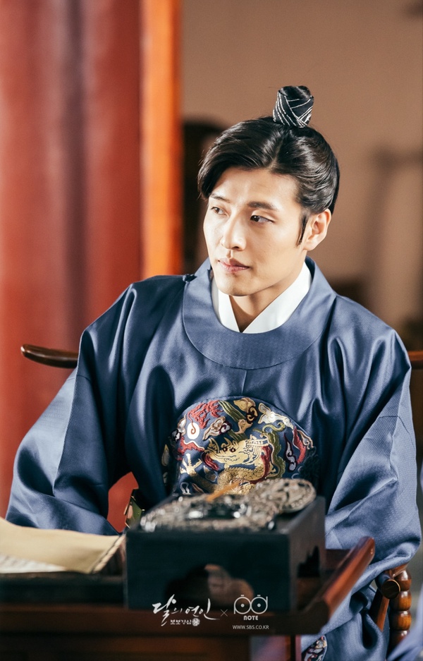 孫藝珍告別玄彬？孫藝珍有望出演古裝劇《心如刀割》，搭檔姜河那上演虐心愛情故事！