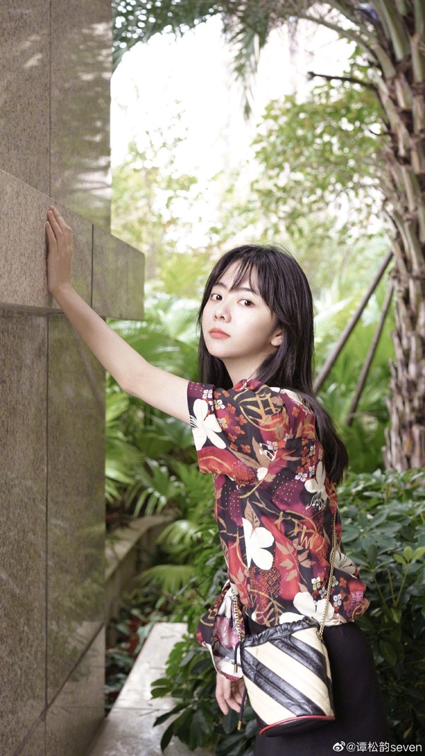 譚松韻《以家人之名》甜萌感關鍵在珊瑚唇色！李尖尖同款「少女色」唇膏推薦！