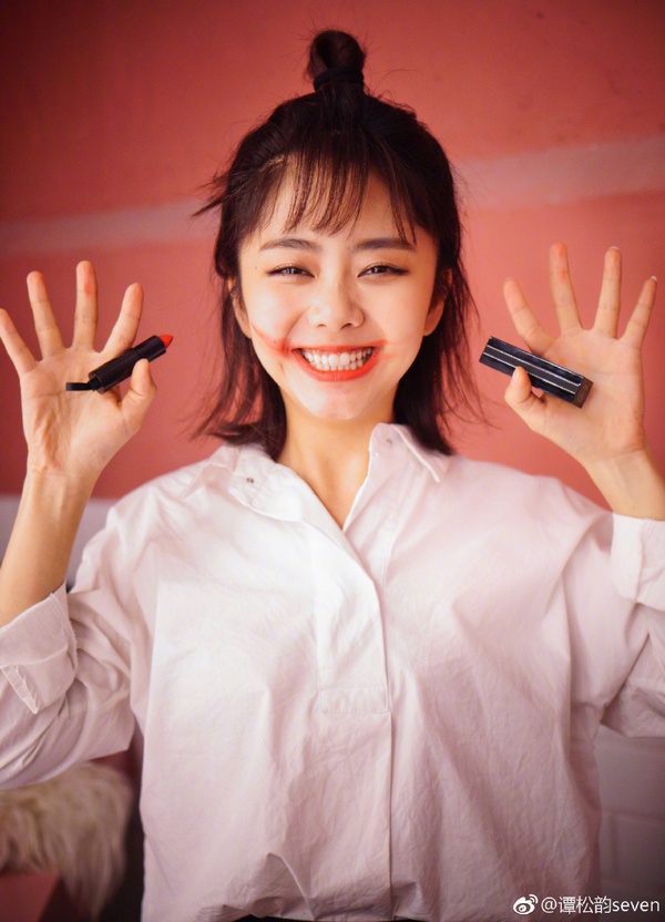 譚松韻《以家人之名》甜萌感關鍵在珊瑚唇色！李尖尖同款「少女色」唇膏推薦！