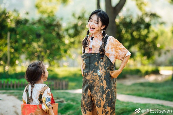 譚松韻《以家人之名》甜萌感關鍵在珊瑚唇色！李尖尖同款「少女色」唇膏推薦！