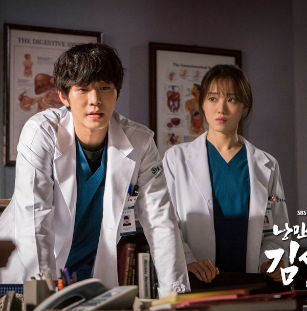 跪求這些韓劇出續集！《步步》IU&李準基現代重逢，金秀賢經營「藍月酒店」呼聲最高
