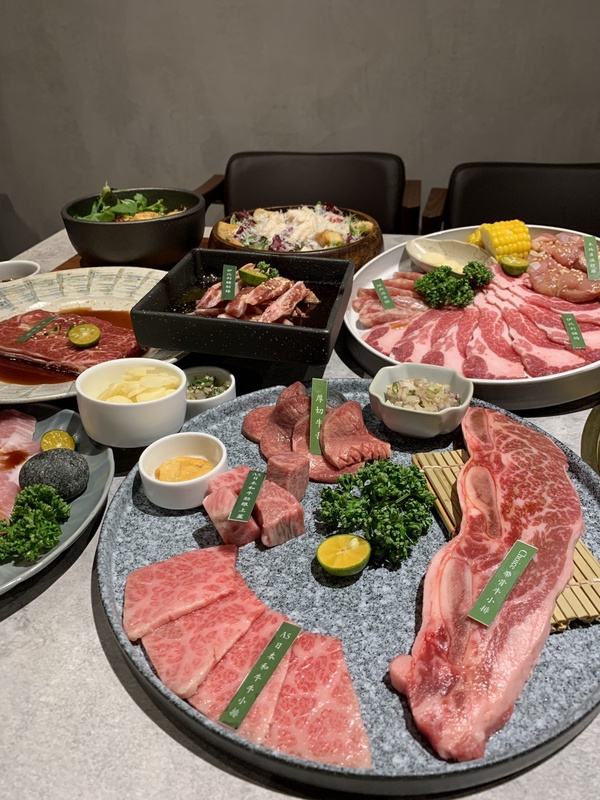 台中必吃燒肉推薦+1！「敘禾燒肉」日本和牛油花滿滿必吃！加碼會爆汁的牛肉千層太讚！