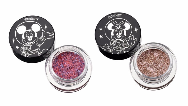 日本迪士尼 x Witch’s Pouch「宇宙遊樂園彩妝」夢幻登場！米奇穿上太空裝太可愛啦～