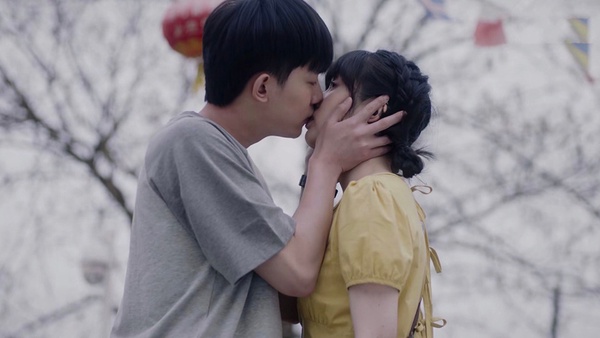 超多吻戲的9部熱播陸劇！《以家人之名》凌霄霸吻尖尖，《琉璃》「舌吻」慾到上熱搜