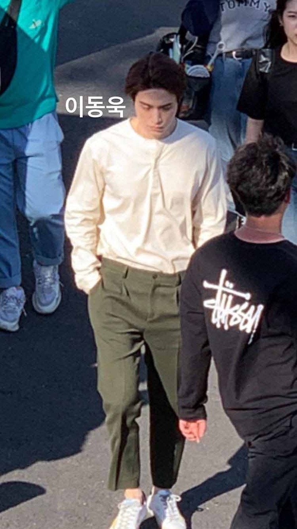 《九尾狐傳》飯拍路透!李棟旭185公分大長腿超顯眼!