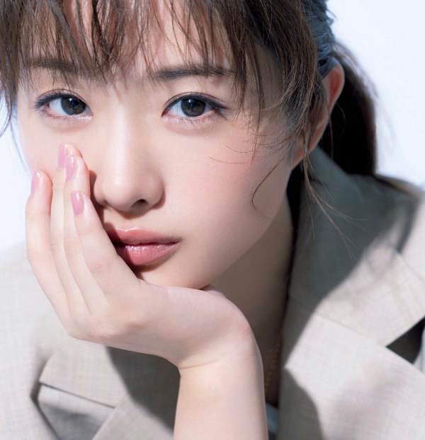 石原聰美日系輕透妝容TIPS 1:乾淨薄透底妝