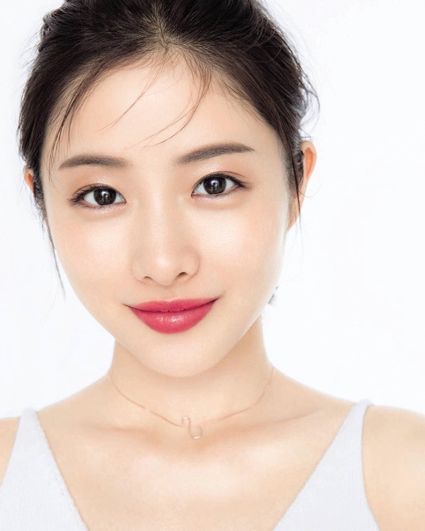 石原聰美日系輕透妝容TIPS 3:澎潤蘋果肌