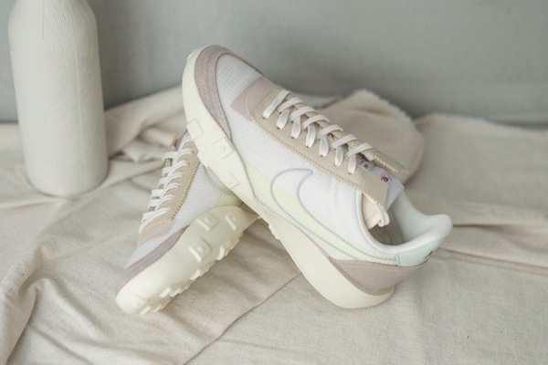 NIKE 粉彩球鞋「IVORY JADE」亮相!杏色麂皮+湖水綠異材質拼接,8/29 優雅開賣!