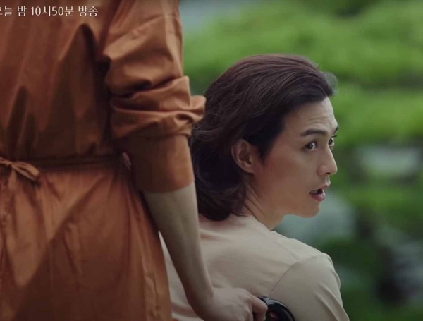 《惡之花》劇情猜測解析3:白熙成當年要見的女人是海收?