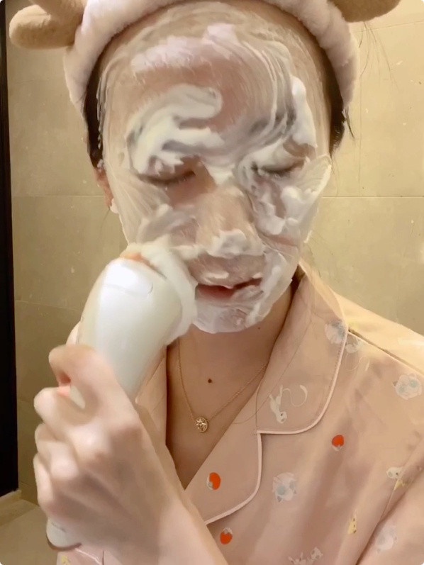 《琉璃》褚璇璣皮膚白似雪！袁冰妍保養秘訣公開，5招黑肉底也變《琉璃》女主的冷白皮