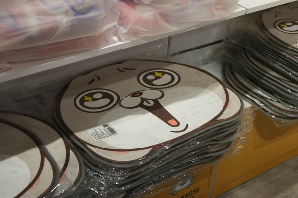 限時2週！「好想兔快閃店」登陸西門，1:1大小好想兔超欠拍，雙層玻璃杯等周邊不能錯過
