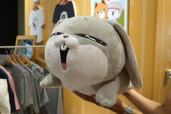 限時2週！「好想兔快閃店」登陸西門，1:1大小好想兔超欠拍，雙層玻璃杯等周邊不能錯過