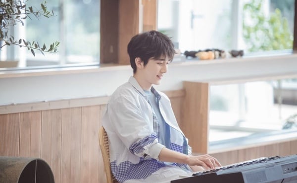 關於《以家人之名》張新成的5件事！藝考學霸、鋼琴十級，竟還是《以家人之名》出品人