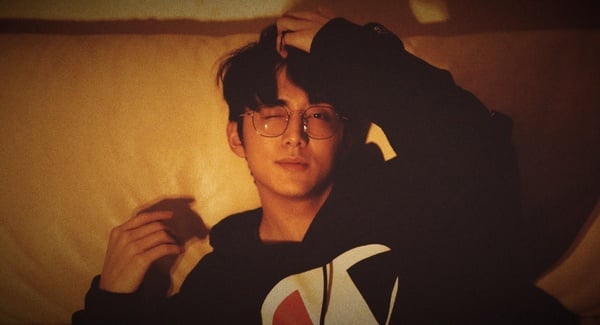 關於《以家人之名》張新成的5件事！藝考學霸、鋼琴十級，竟還是《以家人之名》出品人