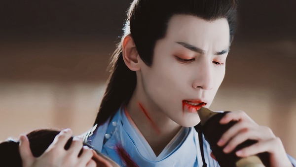 古裝劇中的「吐血美男」7:羅雲熙 飾演《月上重火》上官透