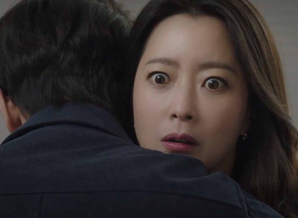 《Alice愛麗絲》周元&金喜善上演「母子戀」？網友劇情預測解析，泰伊就是當年小女孩？