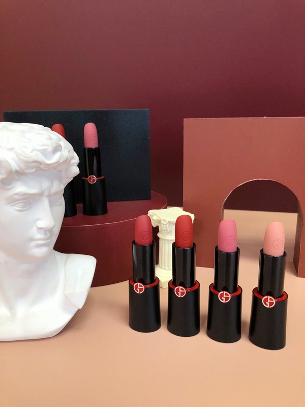 GIORGIO ARMANI新品「日落色唇膏」美翻！小紅帽唇膏、紅管唇釉都有絕美MLBB夕陽新色