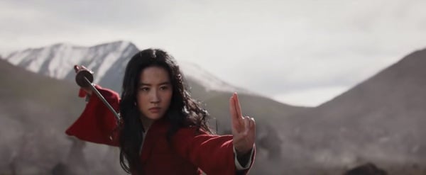 《花木蘭》動畫版vs.真人版5套造型神還原！電影主題曲《自己》李玟時隔22年再度獻唱！