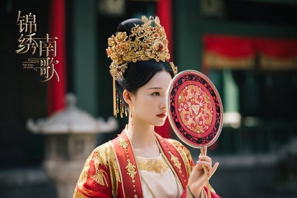 近期古裝劇「紅衣美人」5:李沁 飾演《錦秀南歌》沈驪歌