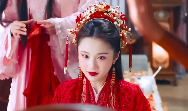 近期古裝劇「紅衣美人」6:張慧雯 飾演《暮白首》容嫿