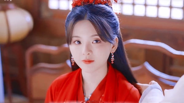 近期古裝劇「紅衣美人」8:楊超越 飾演《且聽鳳鳴》鳳舞