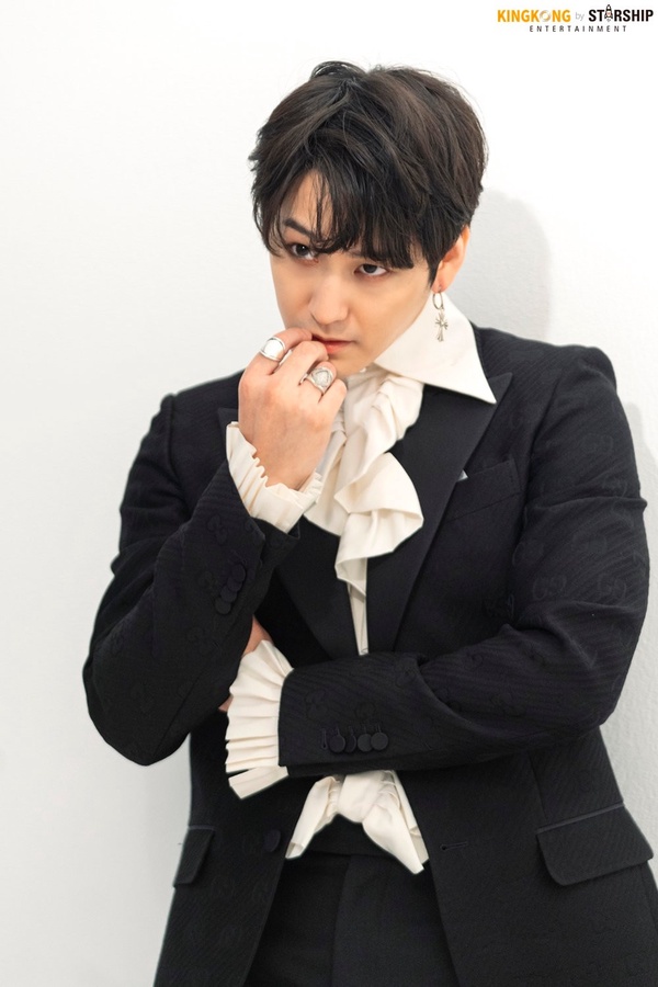 《九尾狐傳》金汎&金容智合體拍畫報!邪魅九尾狐,誘惑力十足!