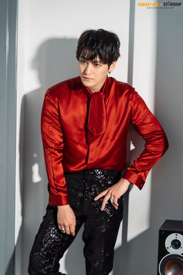 《九尾狐傳》金汎&金容智合體拍畫報!邪魅九尾狐,誘惑力十足!