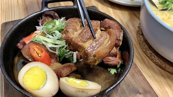 最時尚的台菜在這裡！台中「做茶菜」新開幕，牛肉捲餅、鹹酥雞，還吃得到紅白炸湯圓！